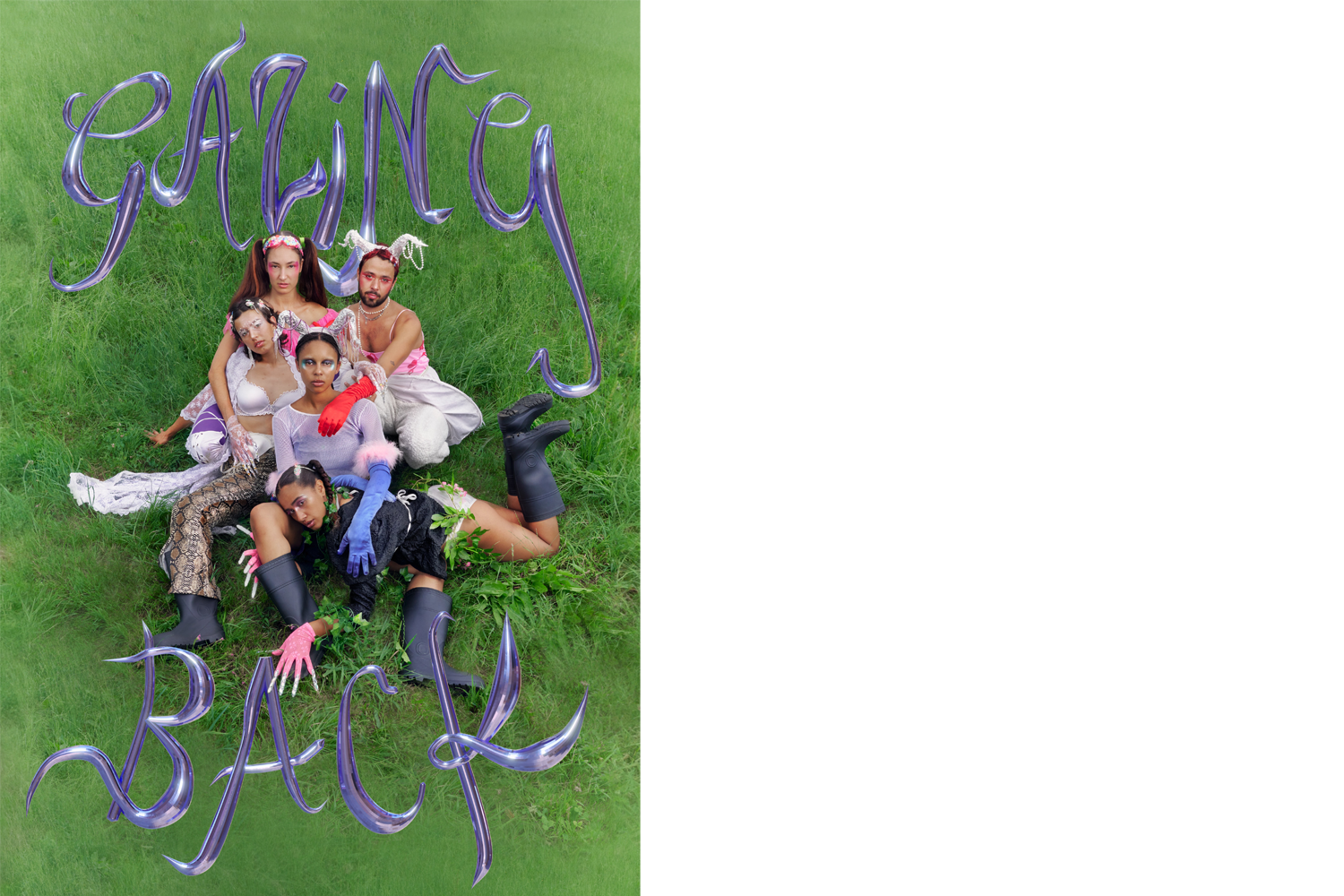 vier Personen auf einer Wiese. Violetter Schriftzug, auf dem "Gazing Back" draufsteht.