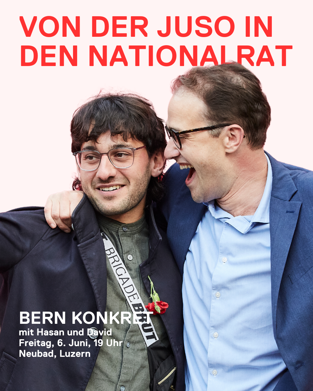 Zwei Männer mit Brille sind auf diesem Bild zu sehen. 